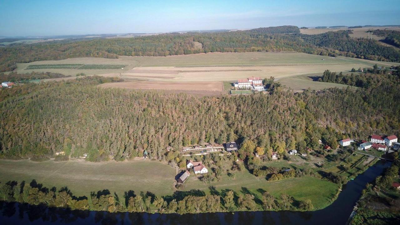 Hotel Berounka Hrebecniky Buitenkant foto