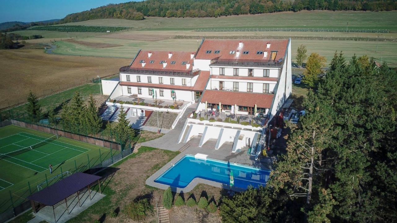 Hotel Berounka Hrebecniky Buitenkant foto