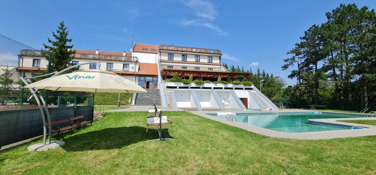 Hotel Berounka Hrebecniky Buitenkant foto